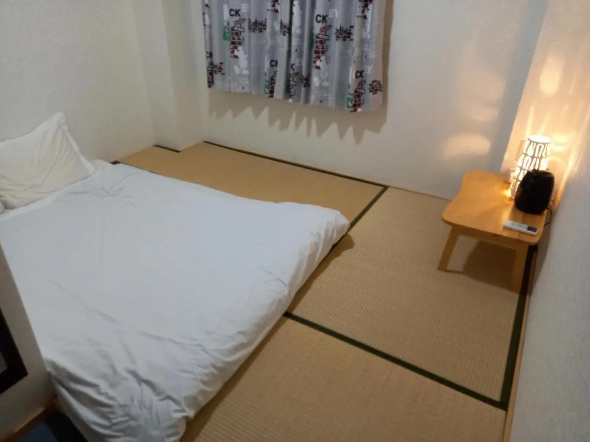 ホームステイ 中山ビル